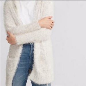 Oversized Express Fuzzy Cardigan w. Hood